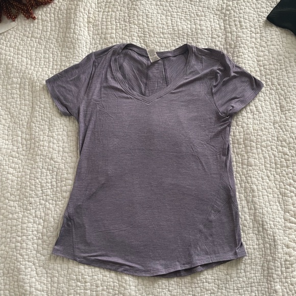 Reebok Top - Picture 1 of 4